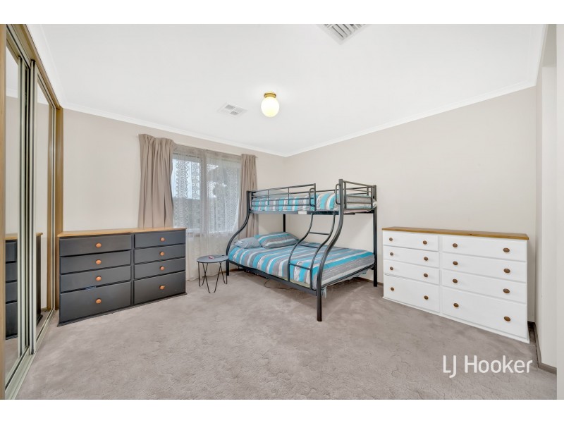 64-66 Kennington Park Drive, Endeavour Hills VIC 3802