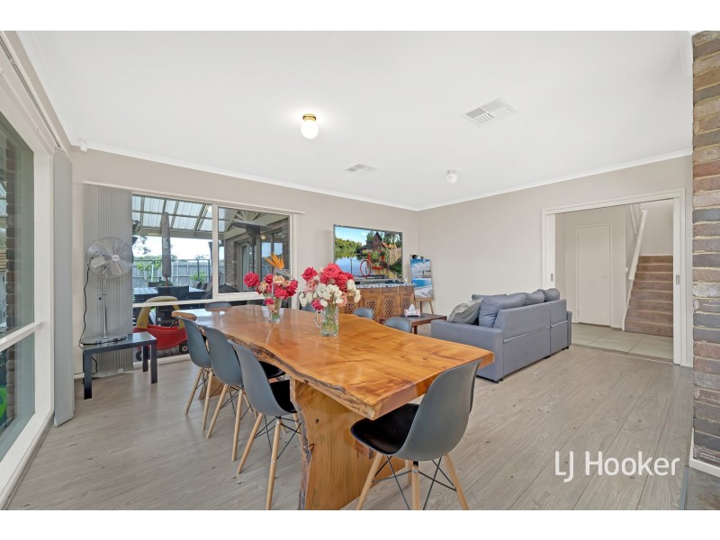 64-66 Kennington Park Drive, Endeavour Hills VIC 3802