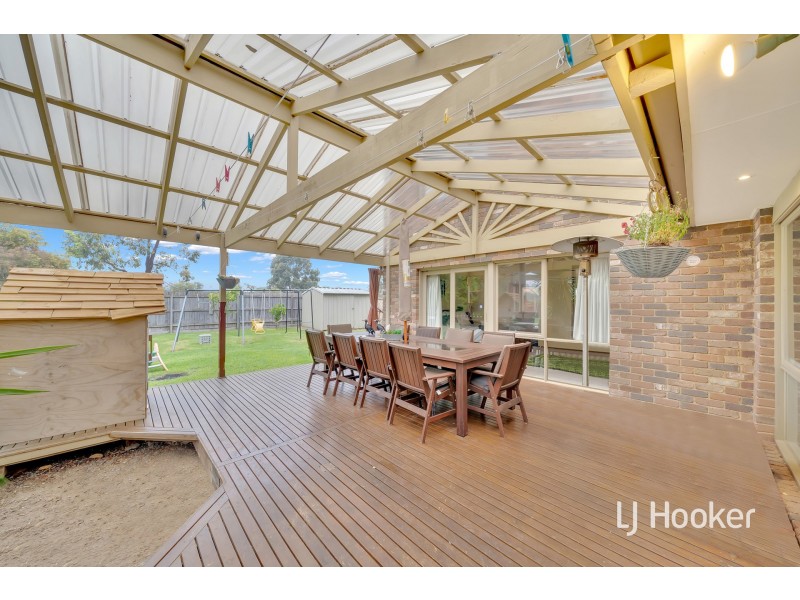 64-66 Kennington Park Drive, Endeavour Hills VIC 3802
