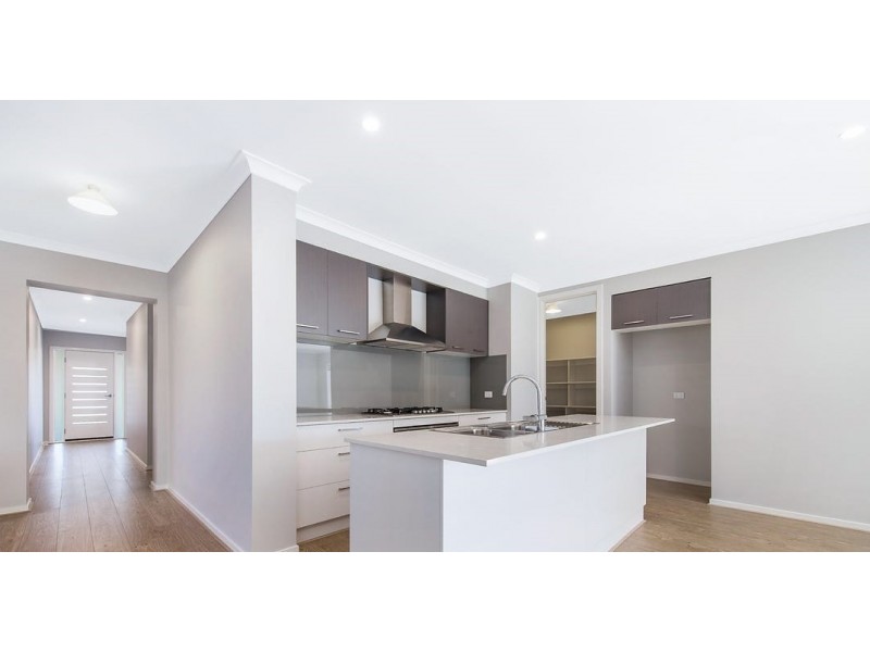 9 Splash Way, Lyndhurst VIC 3975