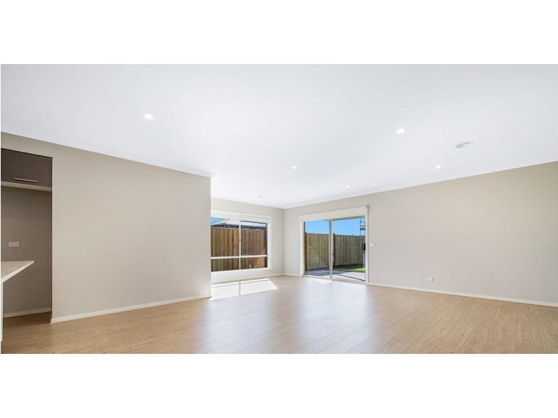 9 Splash Way, Lyndhurst VIC 3975