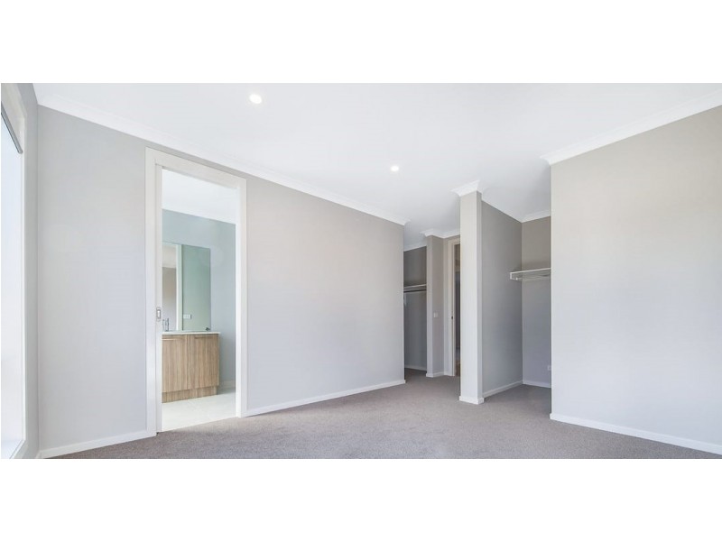 9 Splash Way, Lyndhurst VIC 3975