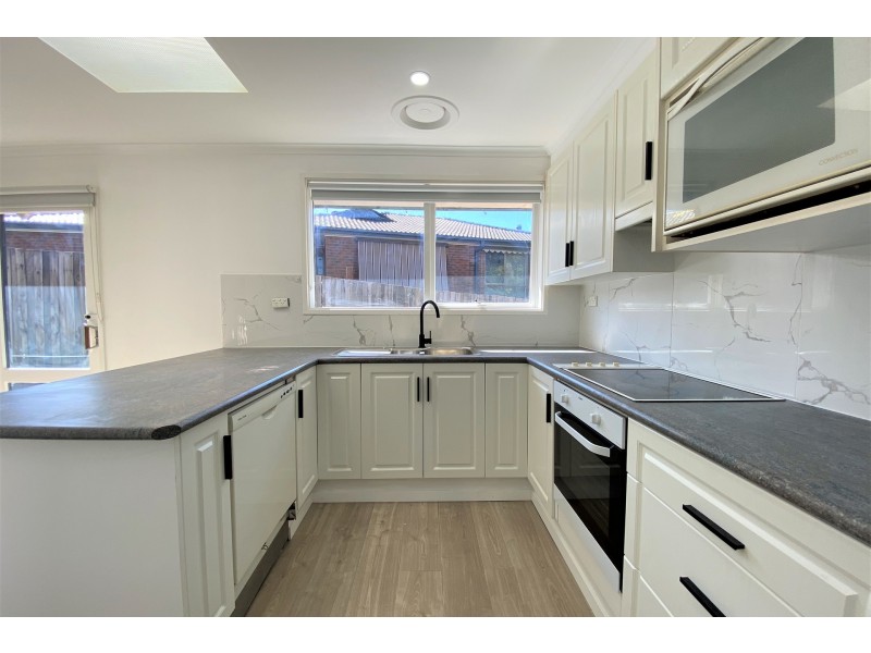 12 Cotham Square, Hampton Park VIC 3976