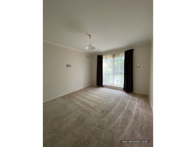9 Oaktree Drive, Pakenham VIC 3810