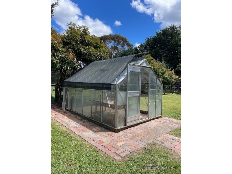 9 Oaktree Drive, Pakenham VIC 3810