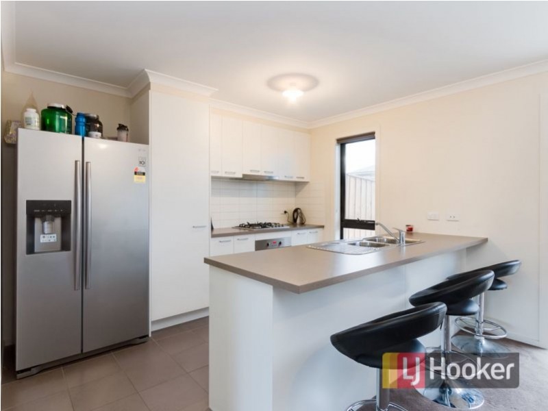 82 Green Gully Road, Clyde VIC 3978