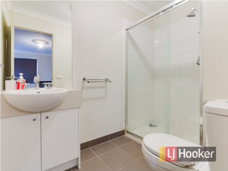 82 Green Gully Road, Clyde VIC 3978