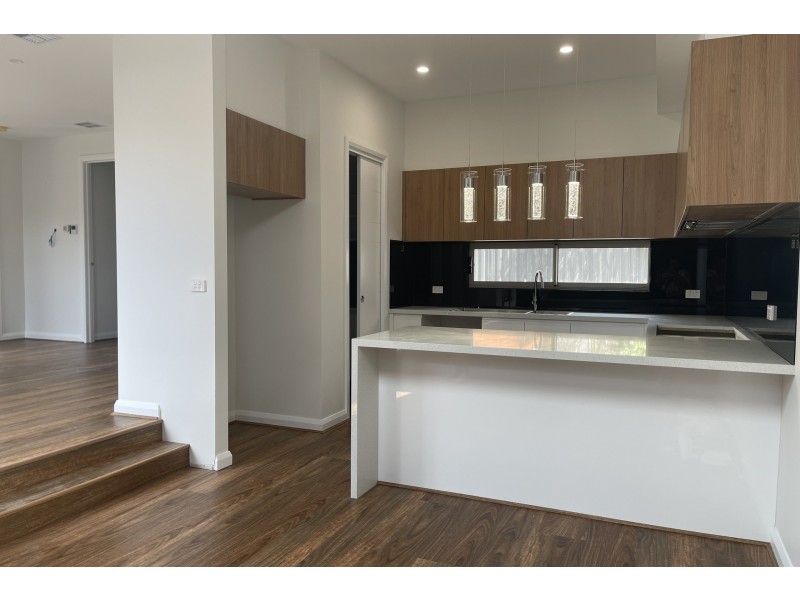 2/3 Cremin Court, Mount Waverley VIC 3149