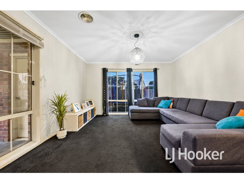32 Branton Drive, Hampton Park VIC 3976