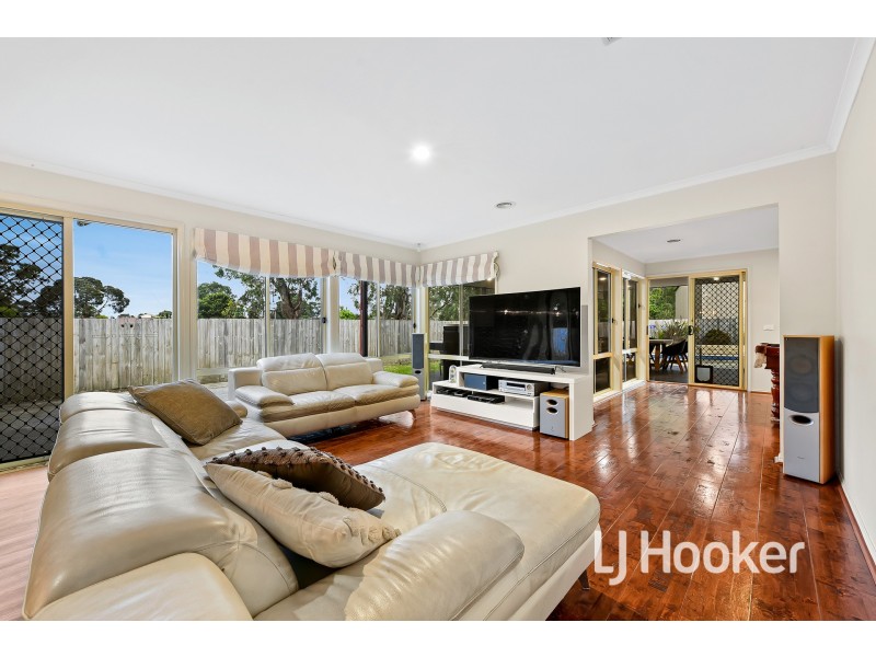 32 Branton Drive, Hampton Park VIC 3976