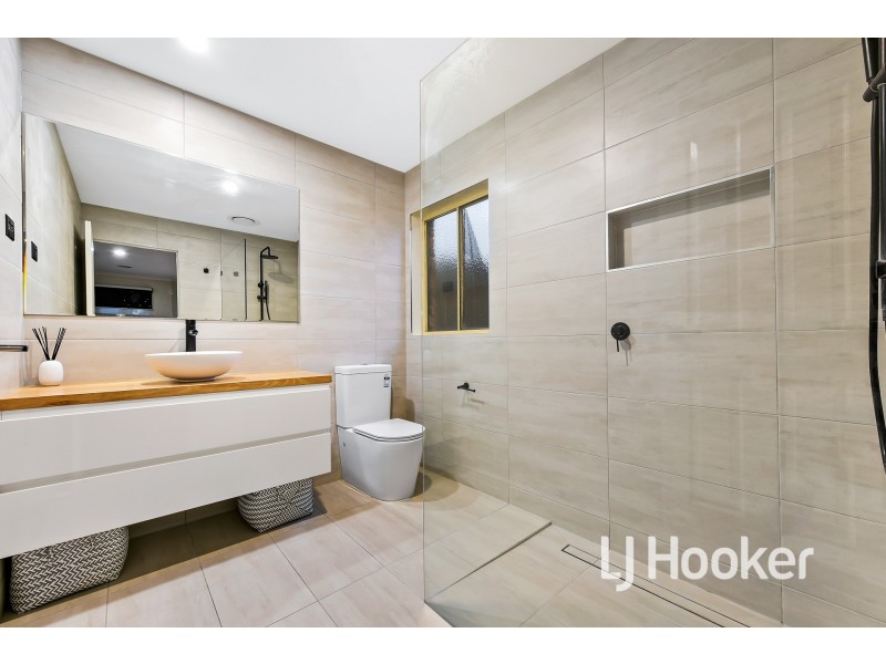 32 Branton Drive, Hampton Park VIC 3976