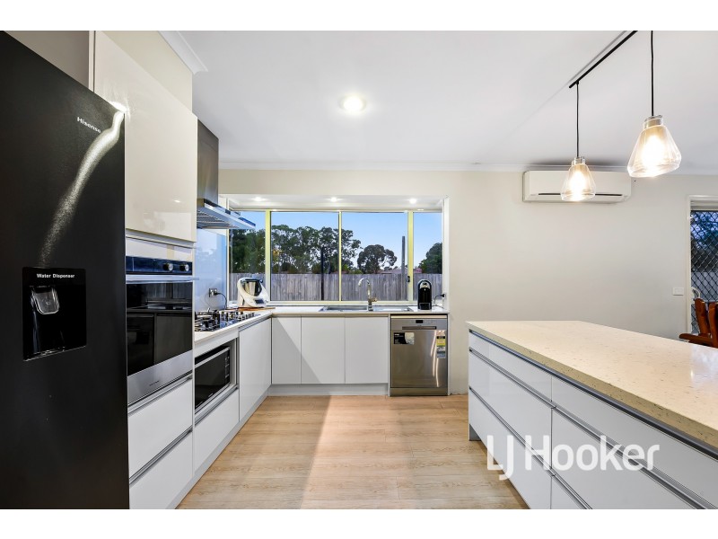 32 Branton Drive, Hampton Park VIC 3976