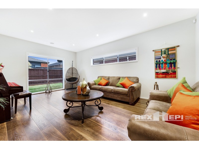 17 Avonbury Circuit, Cranbourne West VIC 3977