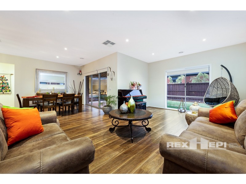 17 Avonbury Circuit, Cranbourne West VIC 3977