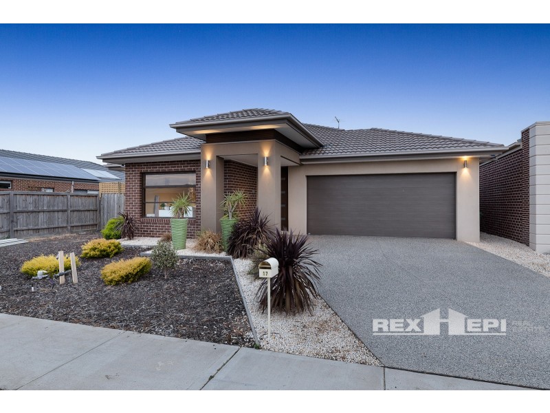 17 Avonbury Circuit, Cranbourne East VIC 3977