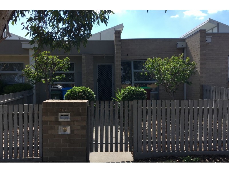 184 Paterson Drive, Lynbrook VIC 3975