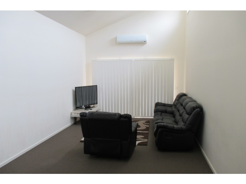 184 Paterson Drive, Lynbrook VIC 3975