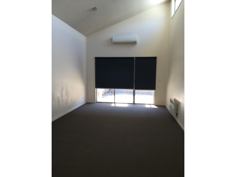 184 Paterson Drive, Lynbrook VIC 3975