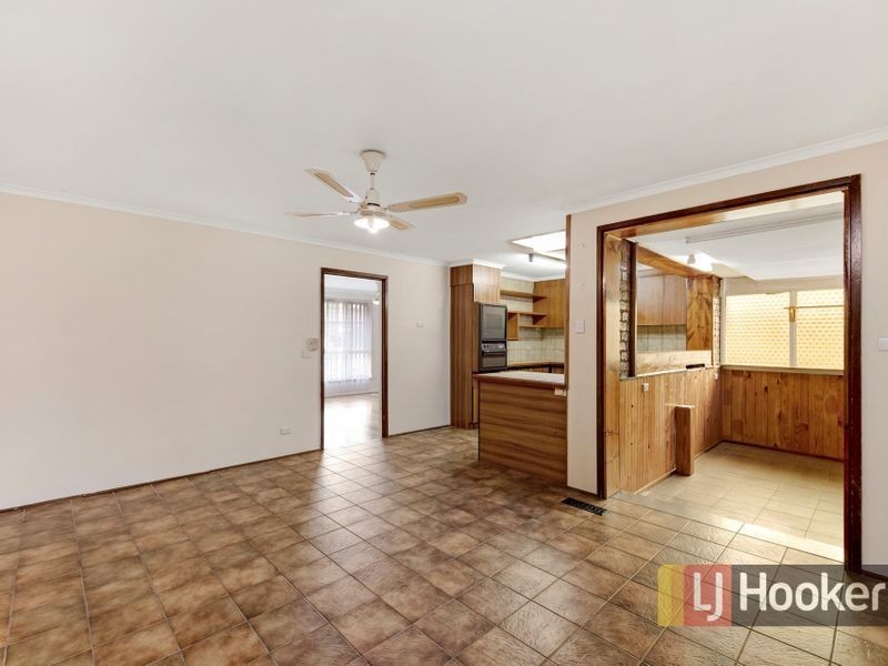 13 Oaktree Drive, Hampton Park VIC 3976