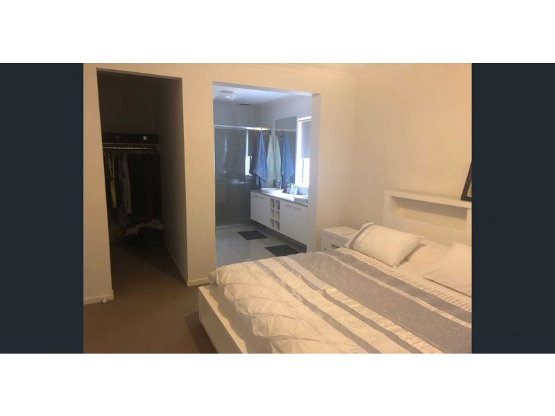 153 Mountainview Boulevard, Cranbourne North VIC 3977