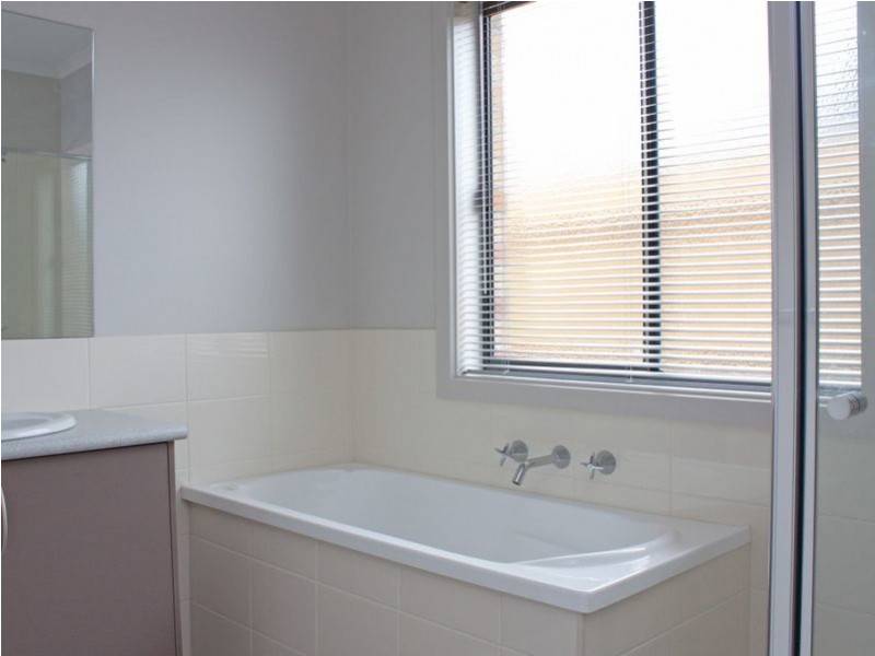 10 Tarragon Court, Lynbrook VIC 3975