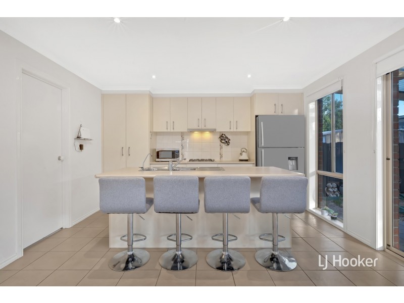 26 Dewpoint Crescent, Hampton Park VIC 3976