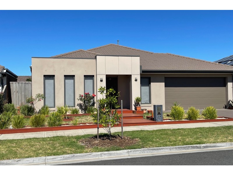60 Highmount Drive, Hampton Park VIC 3976