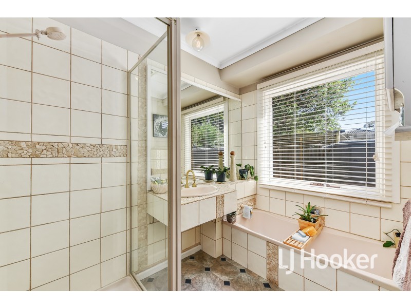 7 Wentworth Street, Cranbourne North VIC 3977