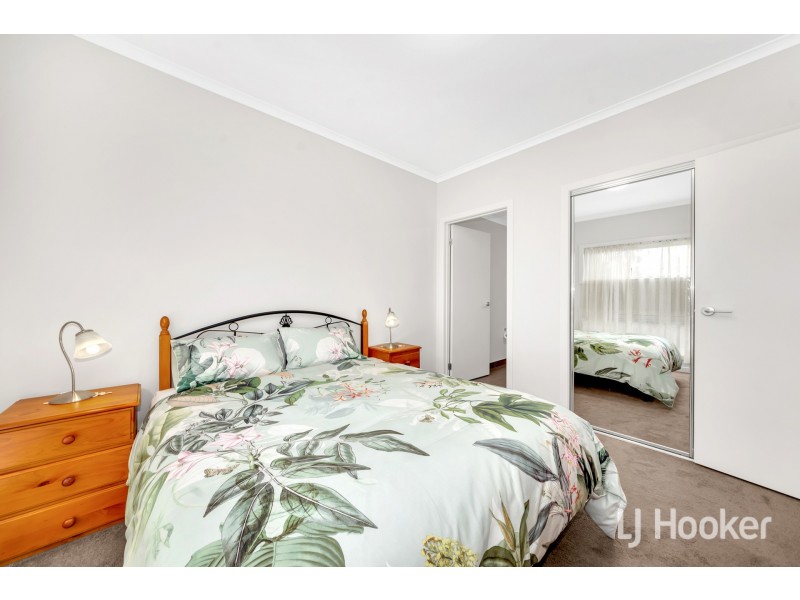 2 Hinterland Close, Lynbrook VIC 3975