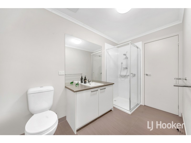2 Hinterland Close, Lynbrook VIC 3975