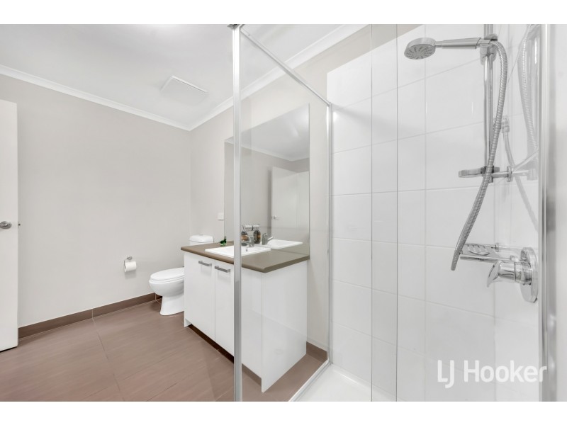 2 Hinterland Close, Lynbrook VIC 3975