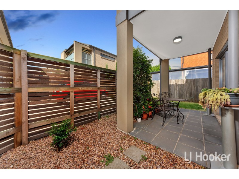 2 Hinterland Close, Lynbrook VIC 3975