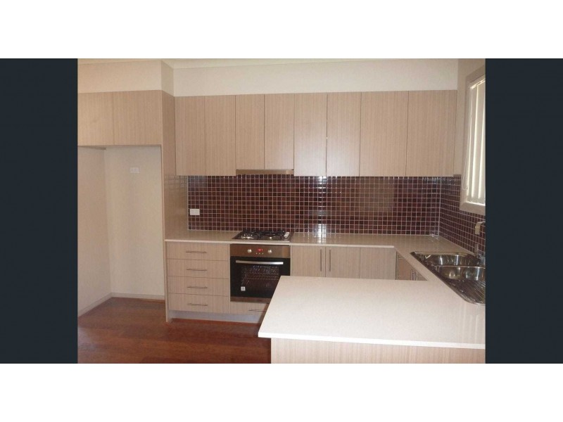 2/5 Aylesbury Court, Hampton Park VIC 3976