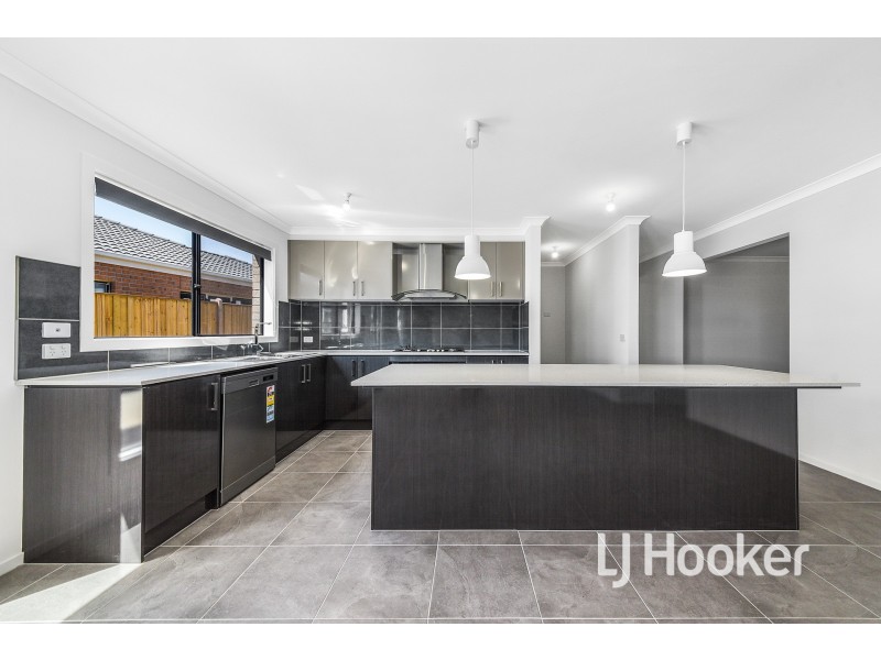 15 Candice Grove, Cranbourne VIC 3977