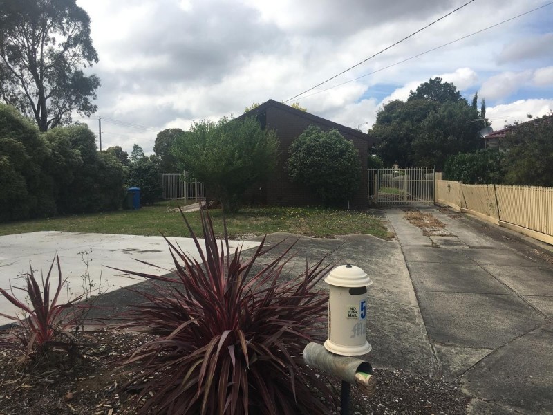 5 Leonne Court, Hampton Park VIC 3976