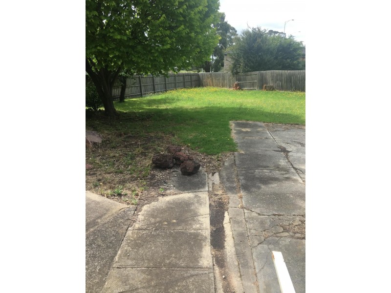 5 Leonne Court, Hampton Park VIC 3976