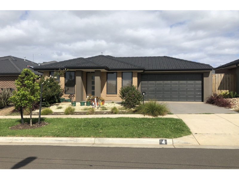 4 Gathering Street, Clyde VIC 3978