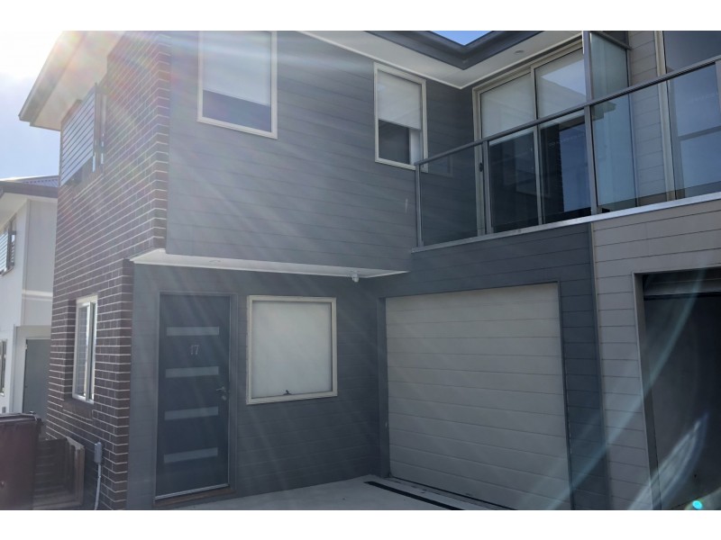 17 Sunshine Court, Hampton Park VIC 3976