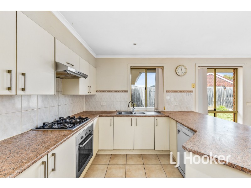 1/17 Linmac Drive, Hampton Park VIC 3976