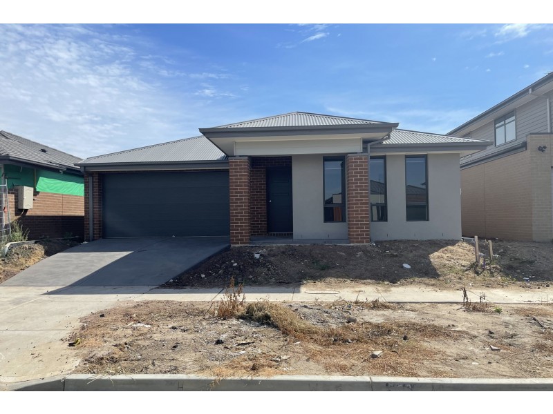 66 Athenaeum Avenue, Clyde North VIC 3978