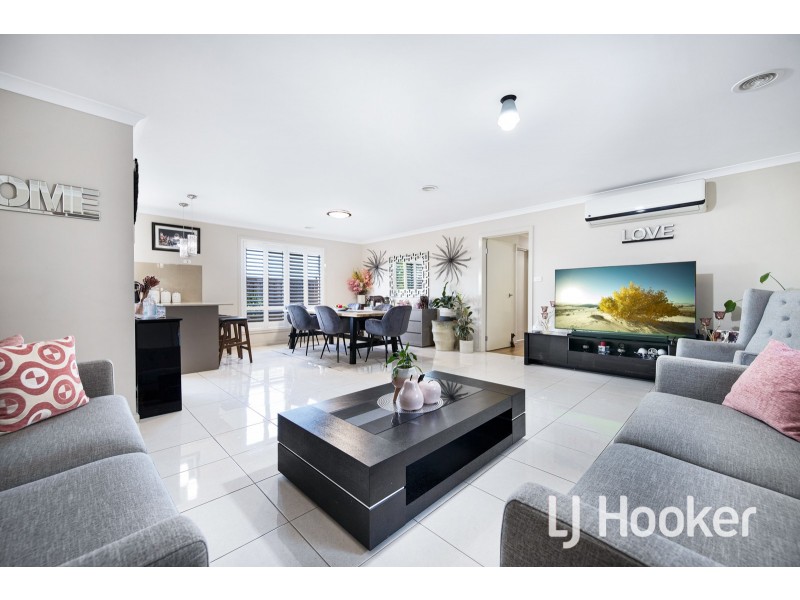 10 Canyon Avenue, Clyde VIC 3978