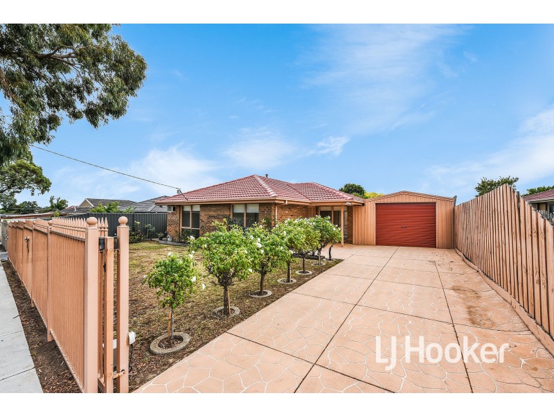 7 Ivan Crescent, Hampton Park VIC 3976