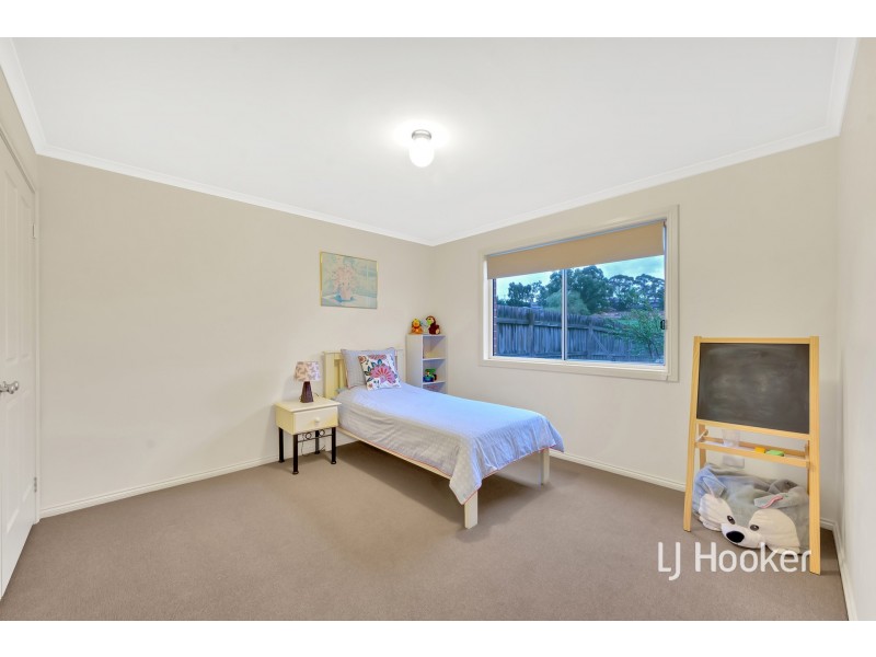 19 Pownceby Court, Pakenham VIC 3810