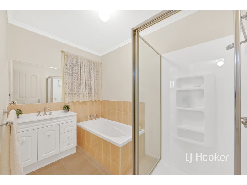 19 Pownceby Court, Pakenham VIC 3810