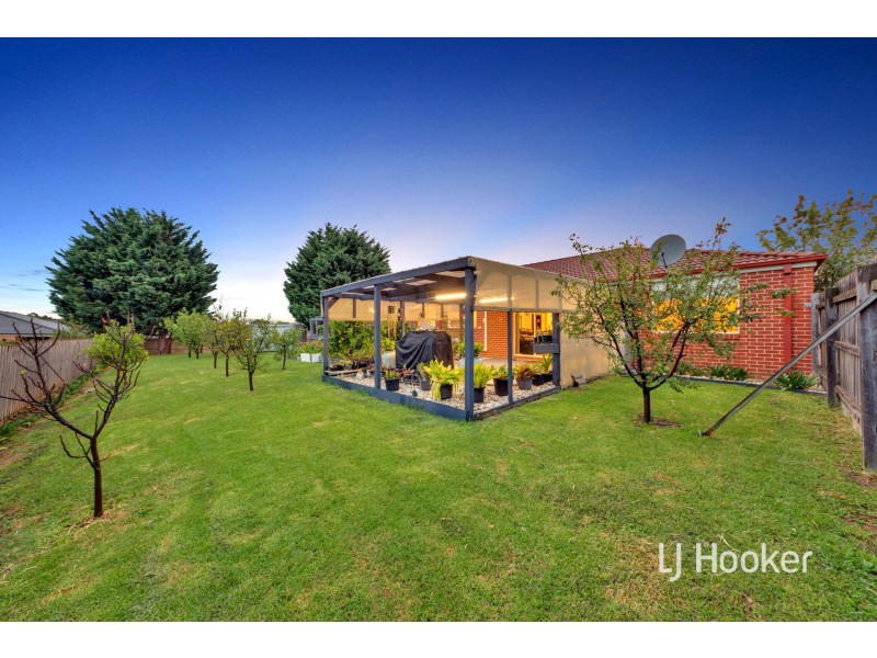 19 Pownceby Court, Pakenham VIC 3810