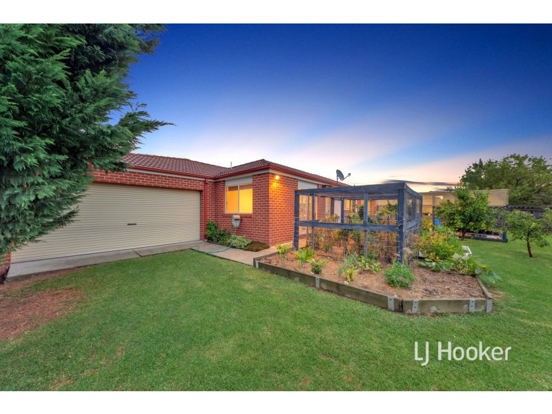 19 Pownceby Court, Pakenham VIC 3810