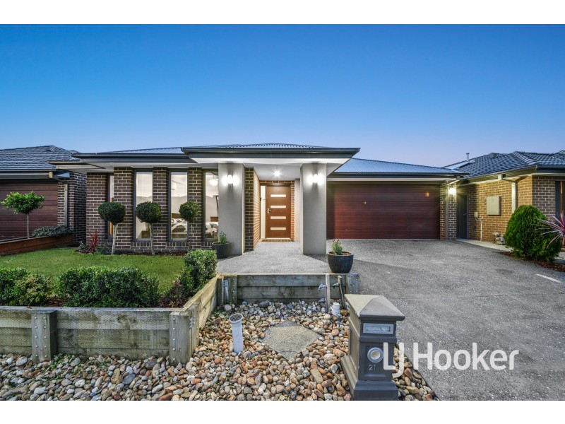 21 Yearling Crescent, Clyde North VIC 3978
