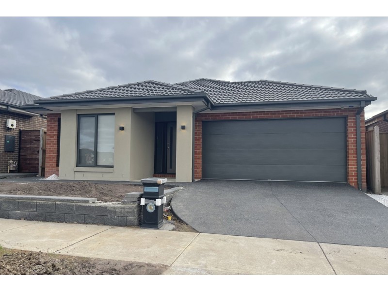 76 Grande Belmond Avenue, Clyde VIC 3978