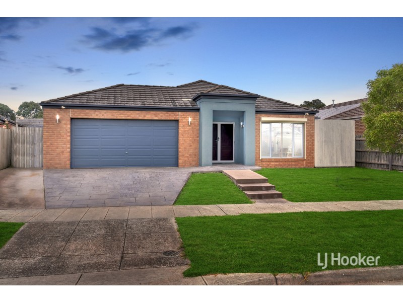11 Charlwood Close, Lynbrook VIC 3975