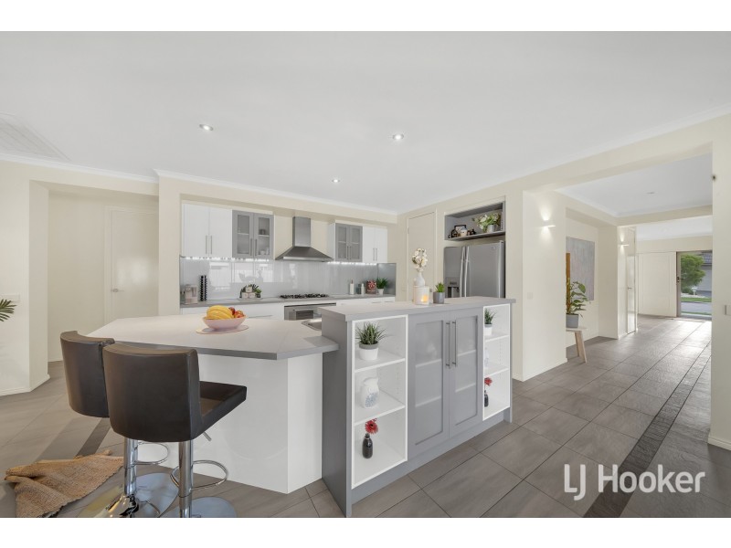 11 Charlwood Close, Lynbrook VIC 3975